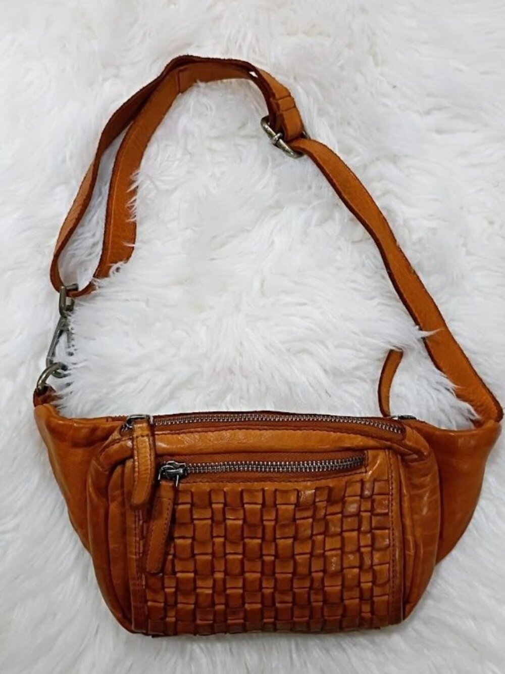 Vilenca Holland Tan Genuine Leather Crossbody Waist Bag